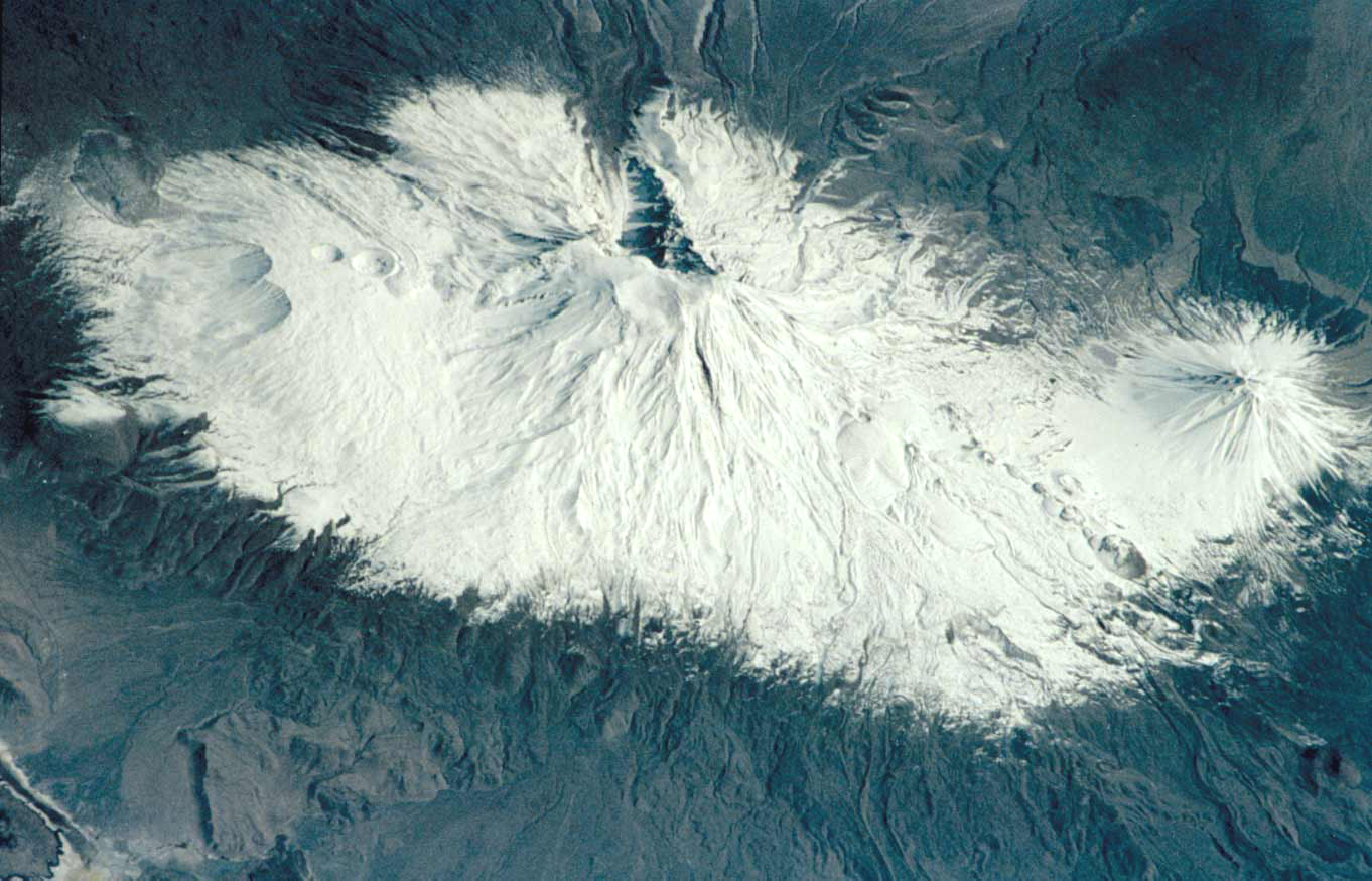 O Monte Ararate visto do espaço, imagem da NASA de 2001