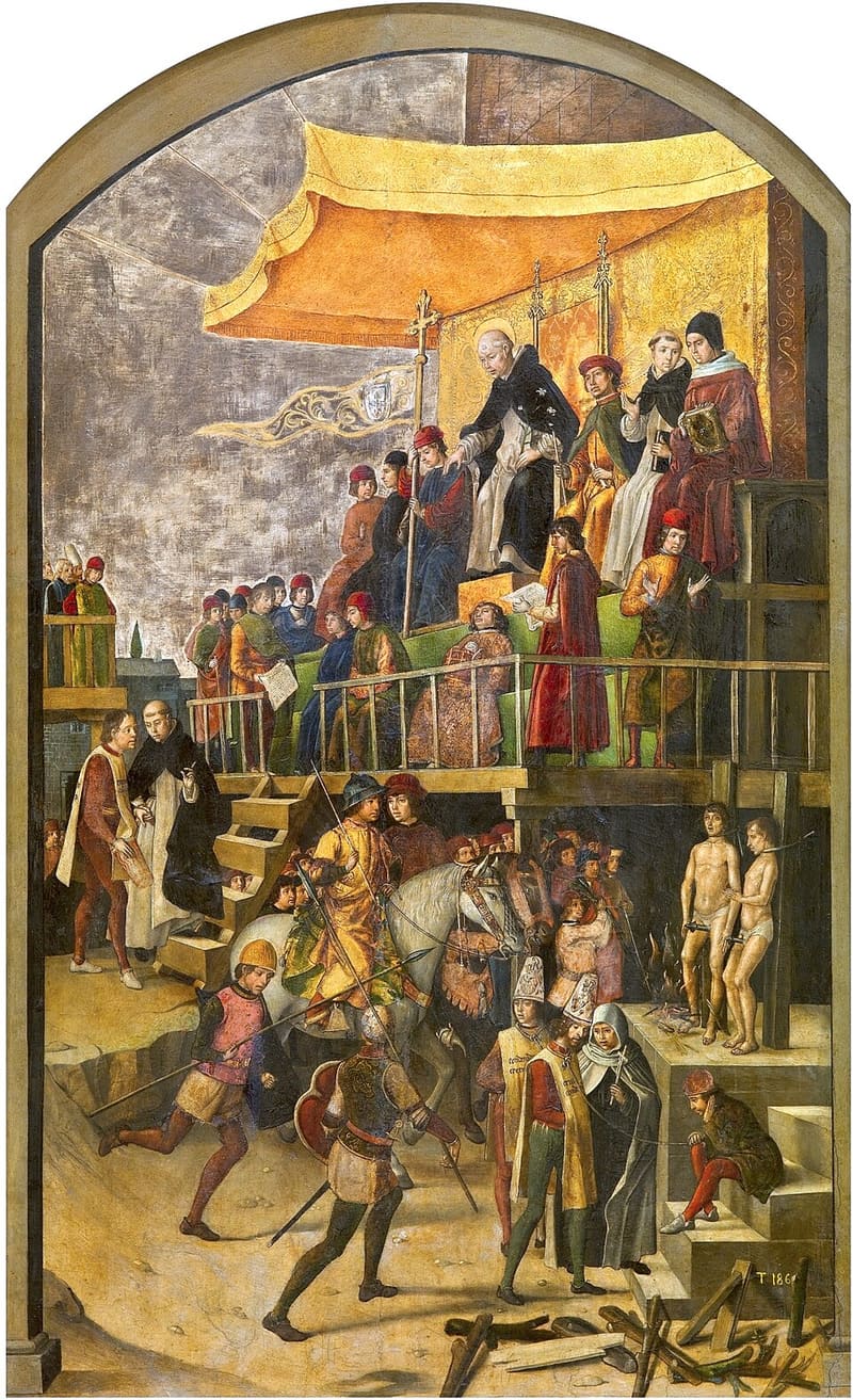 Pintura do século XV: um santo dominicano, sentado sob um dossel, preside uma cerimônia com juízes, enquanto abaixo condenados, soldados e um cavalo ocupam a praça