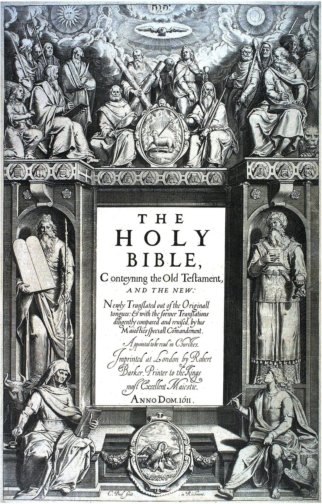 Página de rosto gravada: acima, os doze apóstolos e os quatro evangelistas; nos nichos laterais, Moisés com as tábuas e Arão, o sumo sacerdote; no centro, o título The Holy Bible, 1611