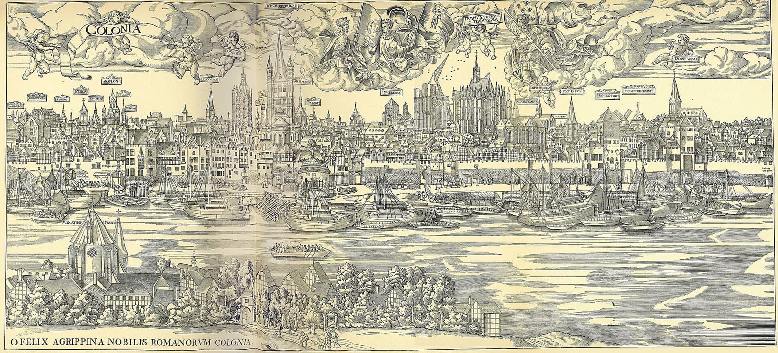 Xilogravura panorâmica de Colônia, no Reno, com a catedral inacabada, as torres das igrejas, o muro da cidade e dezenas de barcos ancorados diante dele