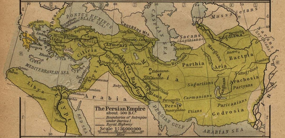 Mapa do Império Persa por volta de 500 a.C., com as fronteiras das satrapias (pontilhado) e a Estrada Real (linha cheia). do Atlas Histórico de William R. Shepherd